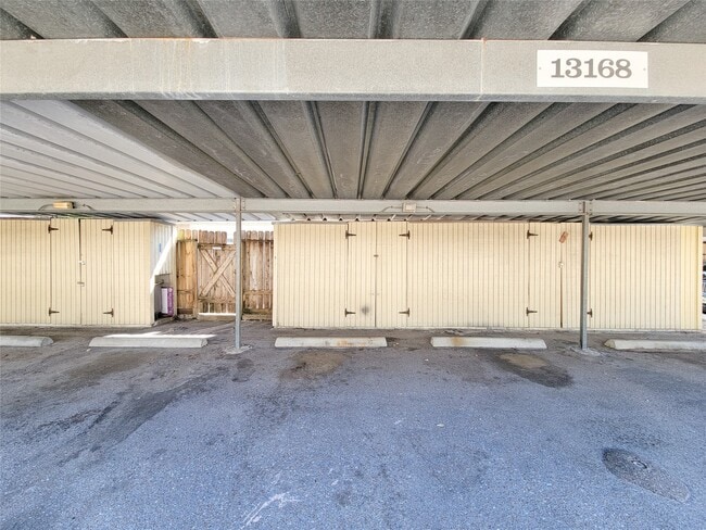 Building Photo - 13168 Trail Hollow Dr