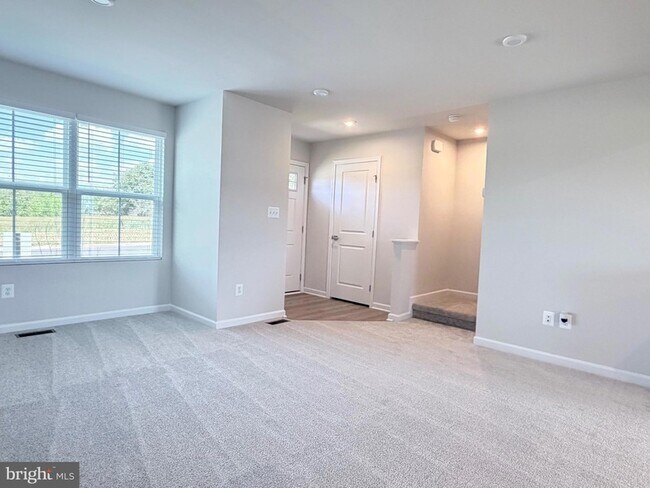 Building Photo - 785 Hisey Ave