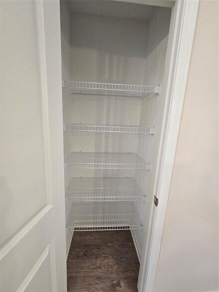 Building Photo - 456 Buena Vista Wy