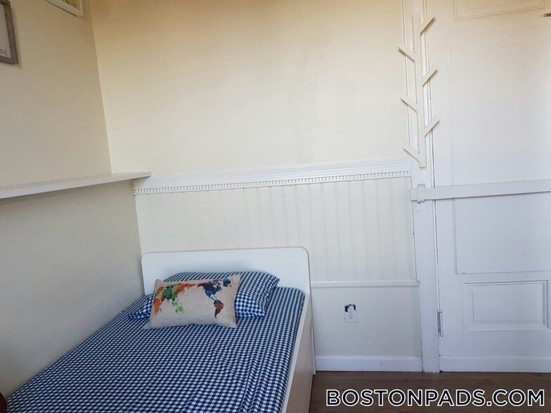 Building Photo - 41 Bay State Rd