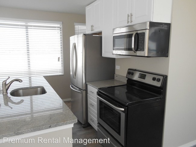 Building Photo - 311 S Grandview Ave