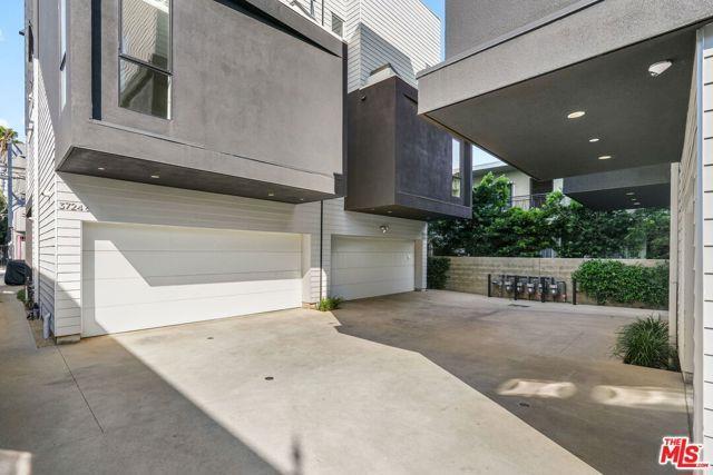 Building Photo - 3724 1/2 Vinton Avenue Apt #1/2, Los Angel...