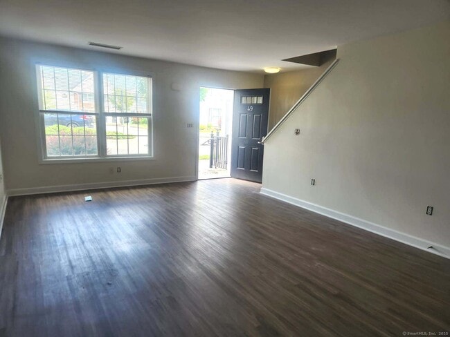 Building Photo - 49 Fairgate Dr