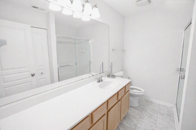 Building Photo - 3224 Bromley Ln