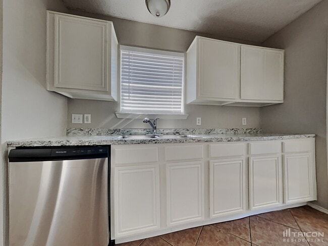 Building Photo - 2637 Ensenada Ln