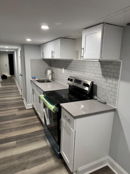 Building Photo - 3018 Clarendon Rd