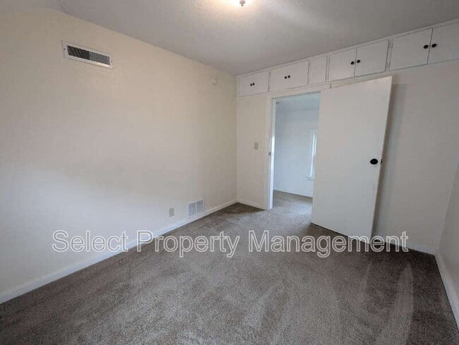 Building Photo - 122 W Creighton Ave