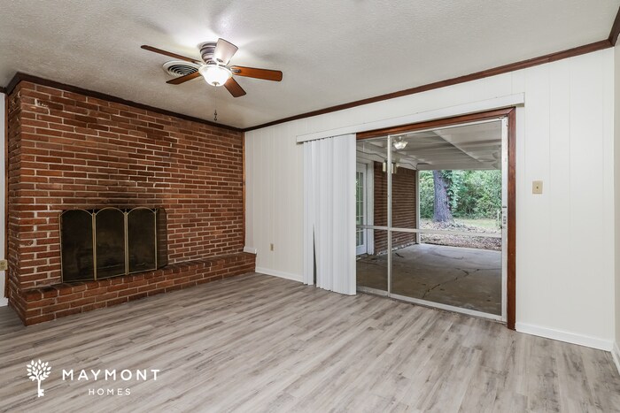 Building Photo - 1006 Tanglewood Dr