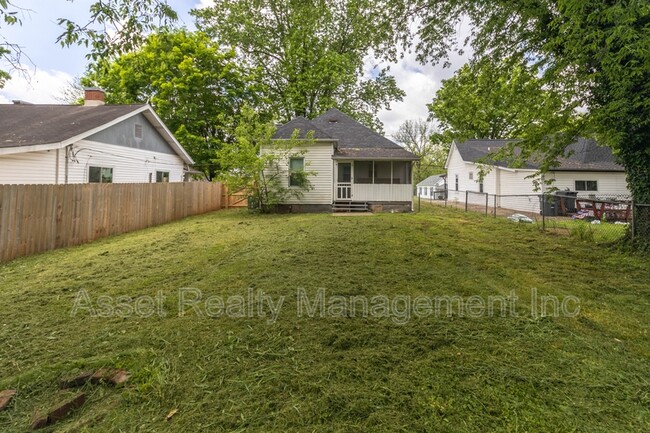 Building Photo - 2638 Barton St