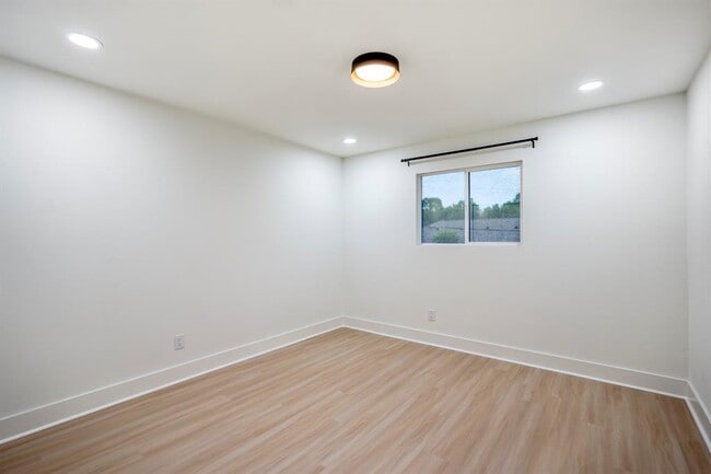 Building Photo - 17 Dowlen Pl