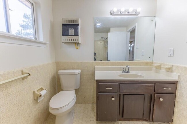 Building Photo - 4419 Knight Dr