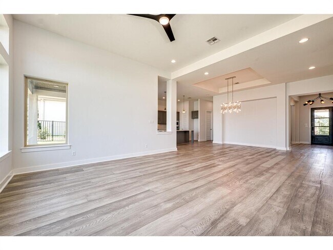 Building Photo - 523 Baldovino Skyway