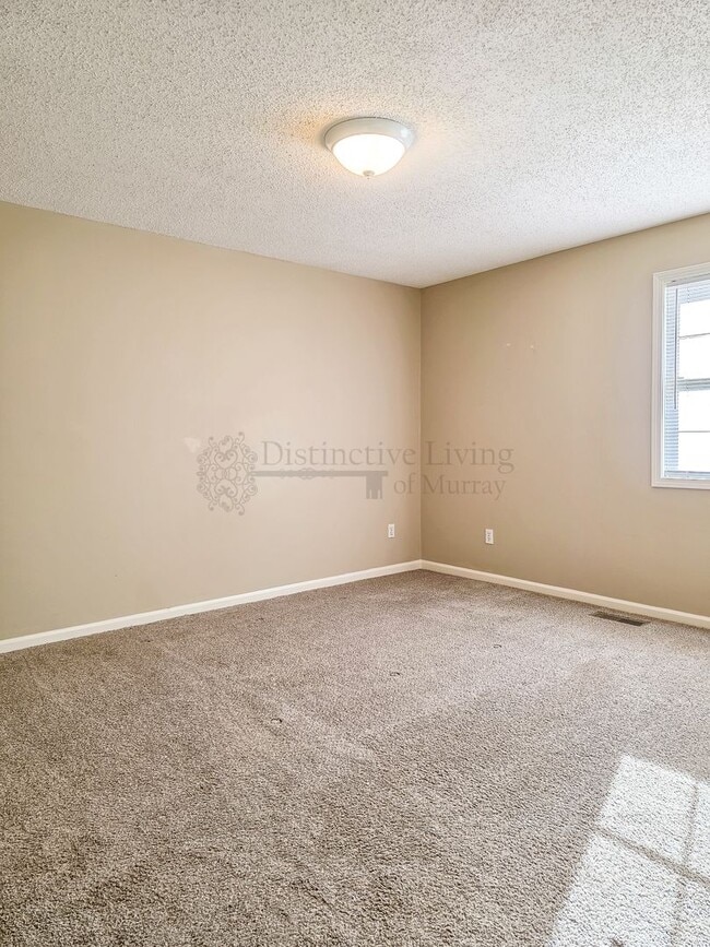 Building Photo - 1607 Bourland Ln
