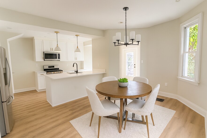 Kitchen & Dining - 616 Lamont St NW