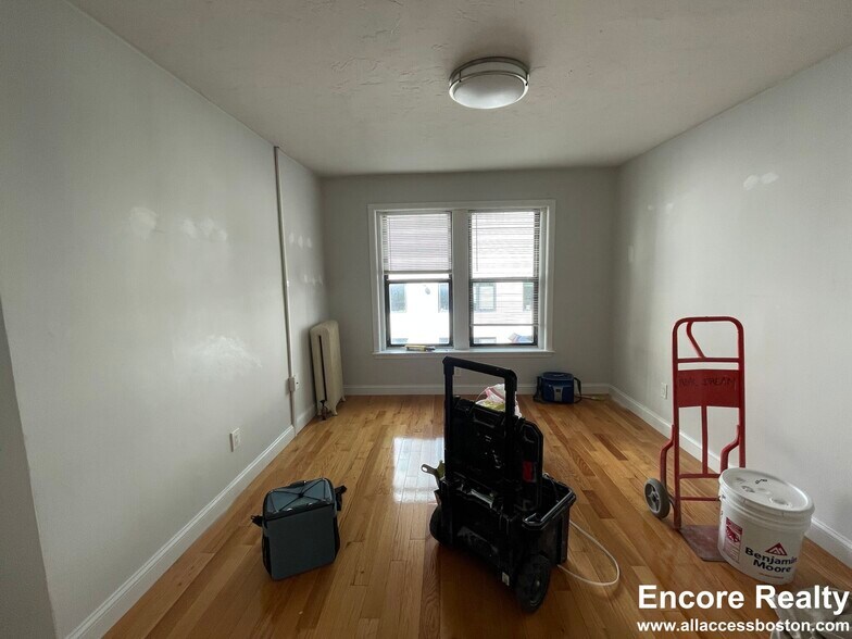 Building Photo - 19 Peterborough St