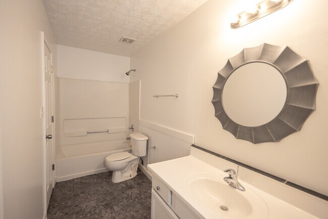 Building Photo - 8791 Freedom Way