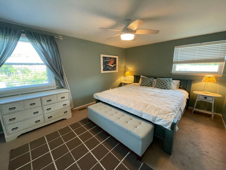 Building Photo - 2863 Foster Ave