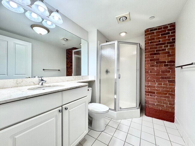 Building Photo - 4 Bishop St