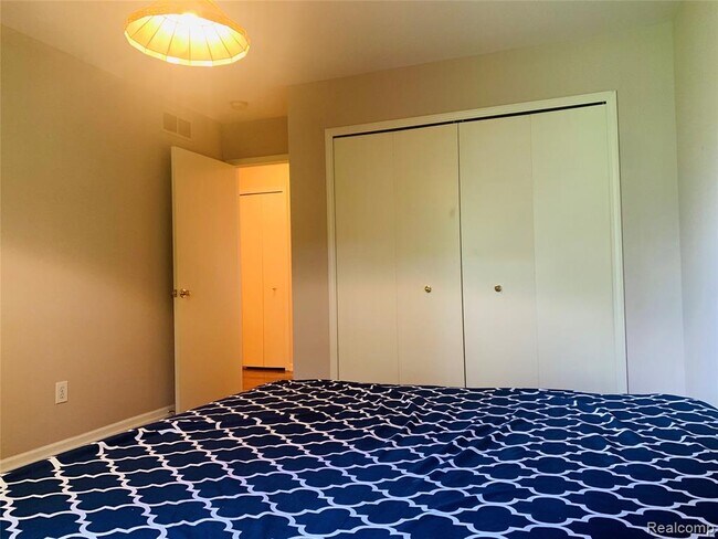 Building Photo - 38391 Churchill Ln