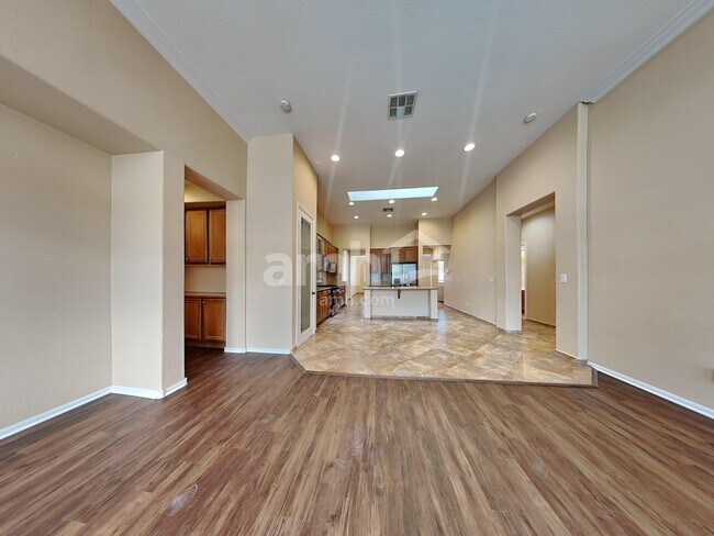 Building Photo - 2028 Silver Blaze Ct