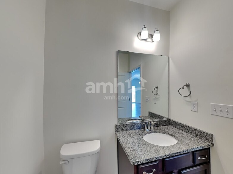 Building Photo - 145 Twin River Dr
