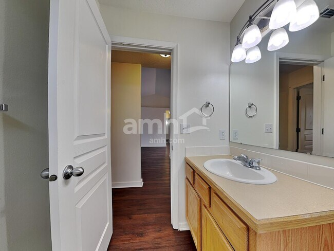 Building Photo - 1754 W Oakley Way