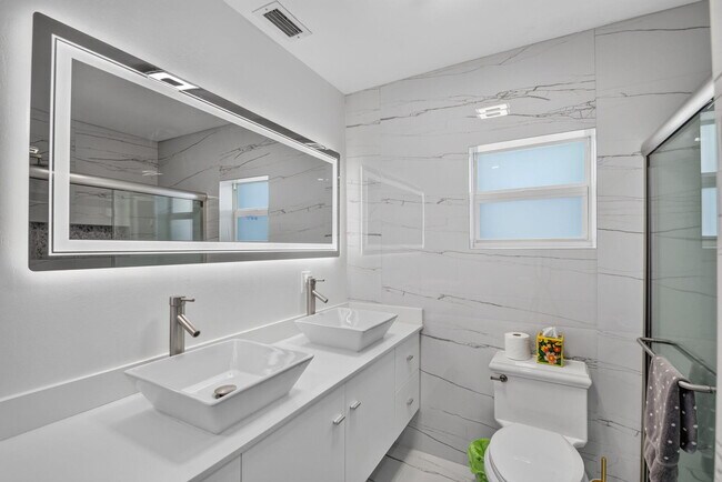 Building Photo - 14624 Country Side Ln