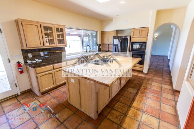 Building Photo - 39614 N 7th St