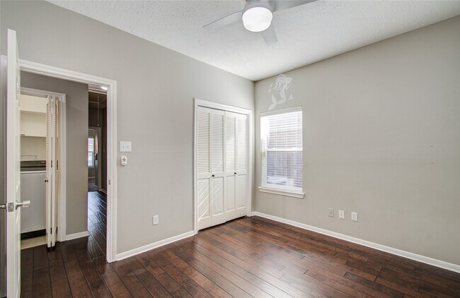 Building Photo - 14806 Flowerwood Dr