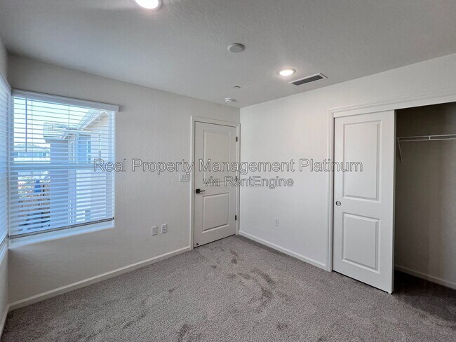 Building Photo - 1533 Vintage Ln