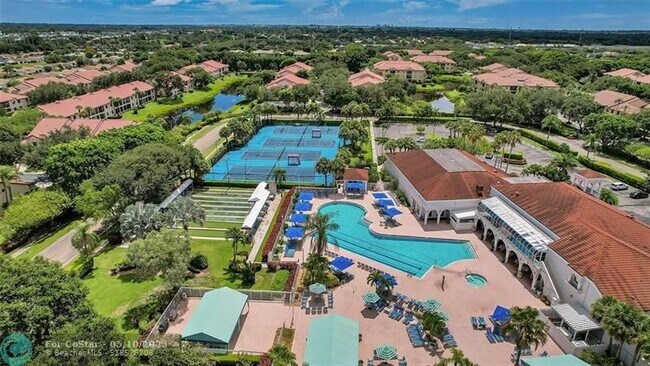 Building Photo - 5153 Floria Dr