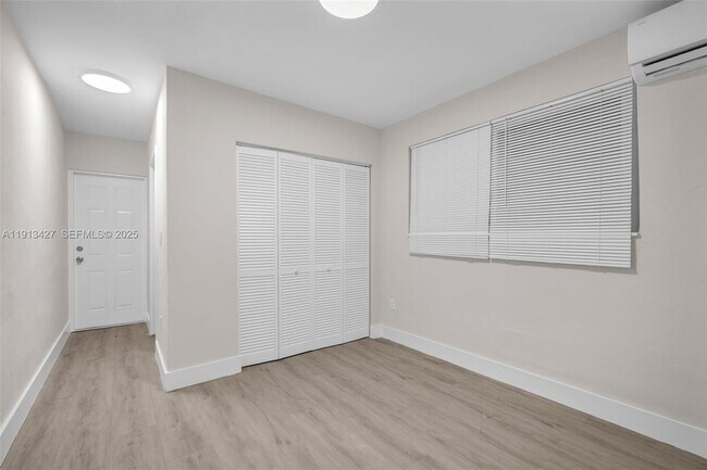 Building Photo - 3030 NW 16th St