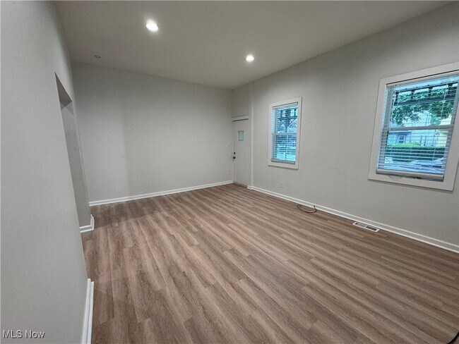 Building Photo - 3820 John Ave