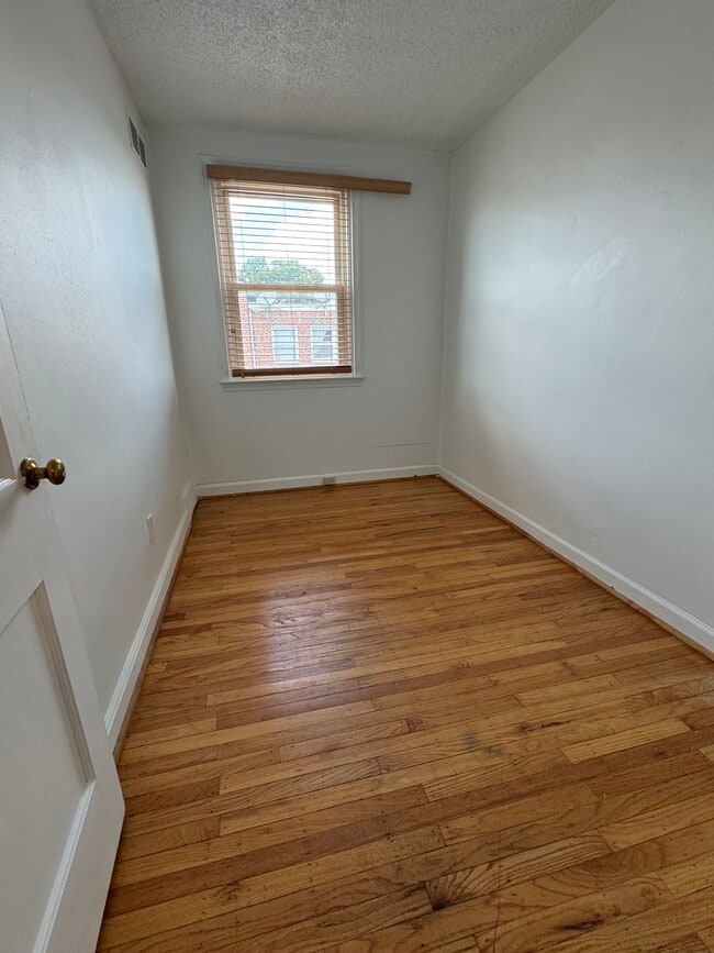 3rd bedroom 3 - 205 W Colonial St