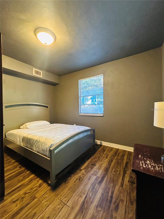 Building Photo - 1027 SE 5th Ave