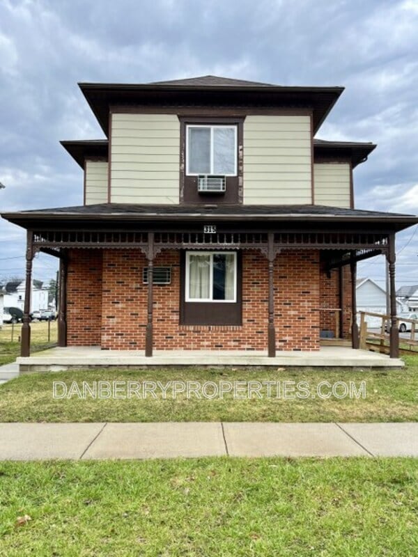 Building Photo - 315 Frazer St