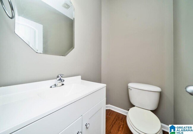 Building Photo - 315 Polo Ct