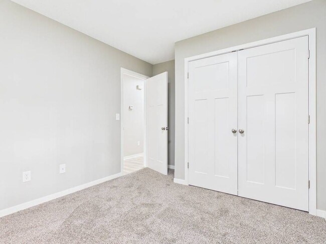 Building Photo - 1206 Foxridge Dr
