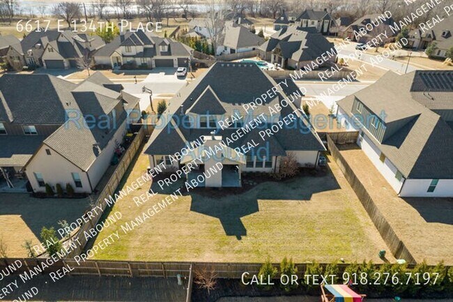 Building Photo - 6617 E 134th Pl S
