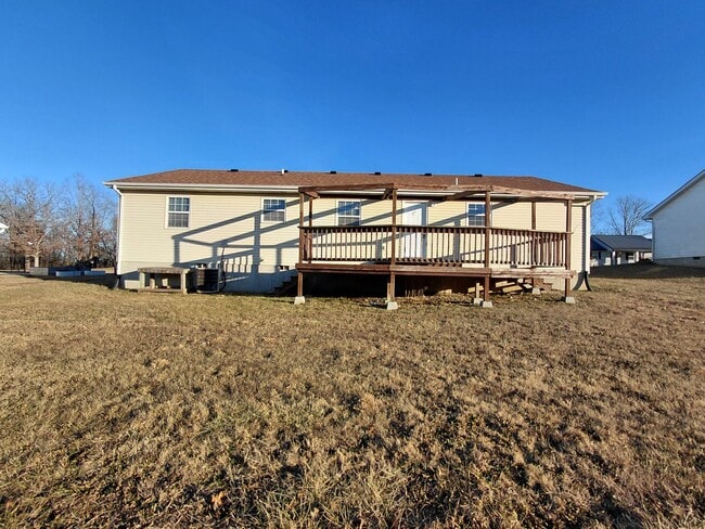 Building Photo - 2 Bedroom Home