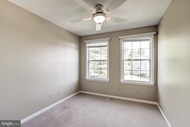 Building Photo - 43315 Parlor Square