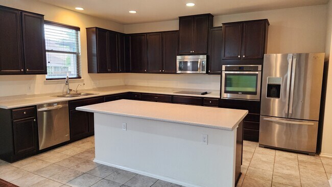 Building Photo - 1109 Strickling Dr
