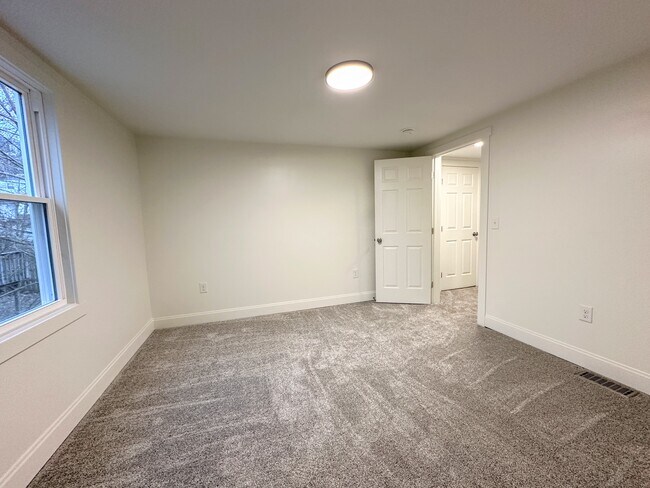 Building Photo - 1337 Methyl St