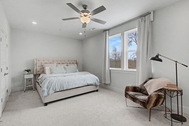 Building Photo - 3179 Sassafras Ln