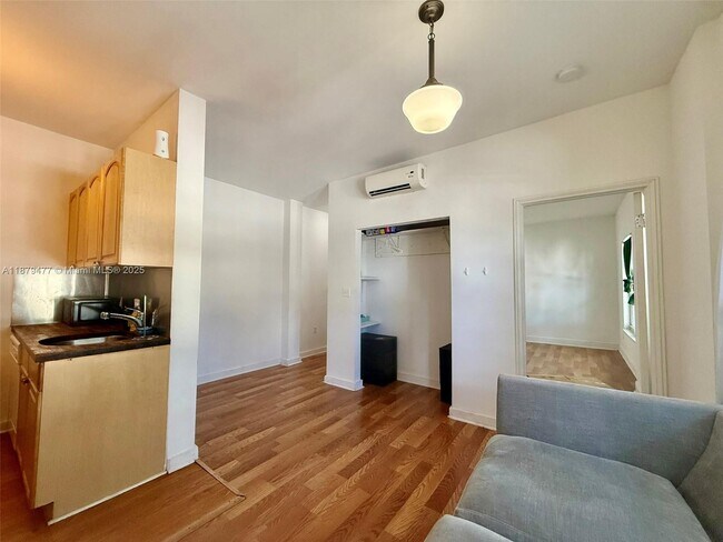 Building Photo - 4035 Meridian Ave