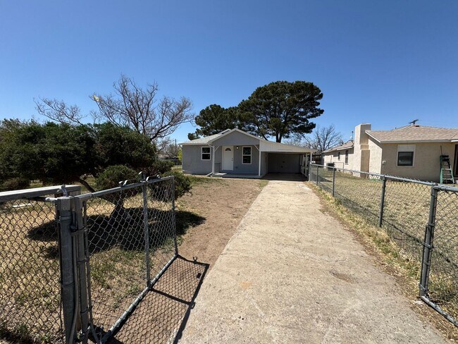 Building Photo - Completely remodeled home!