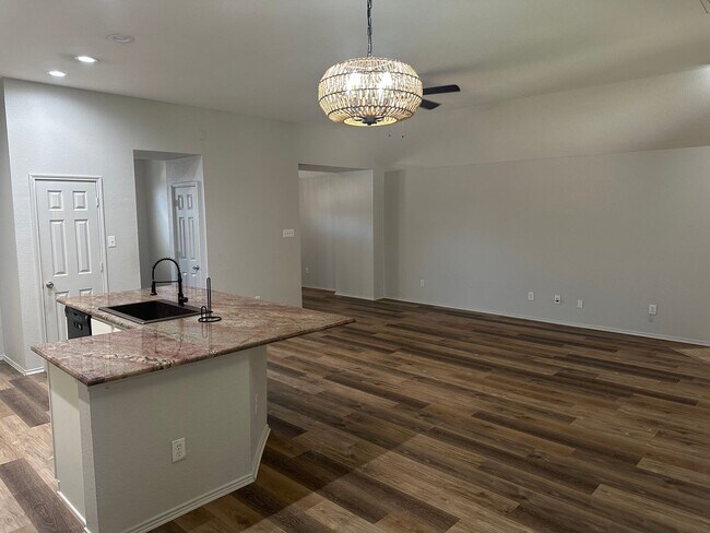 Building Photo - 5212 Blackwood Dr