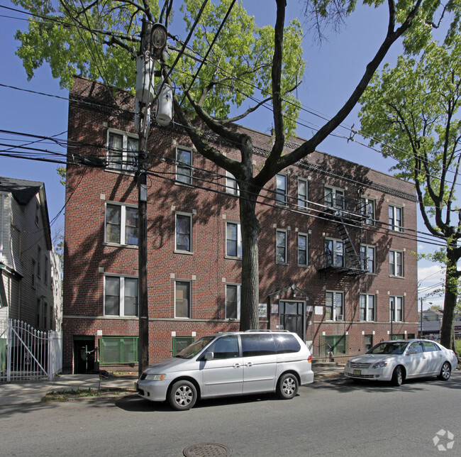 Primary Photo - 292 Wainwright St