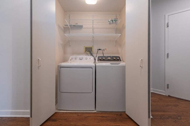 Building Photo - 1151 W Washington Blvd