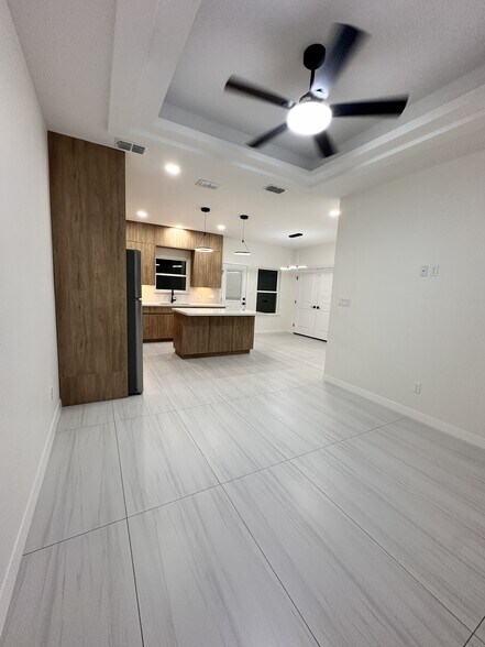 Building Photo - 11313 N 25th St